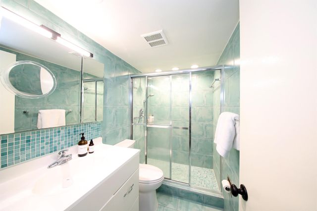 4501 S Ocean Boulevard D2, South Palm Beach, FL 33480