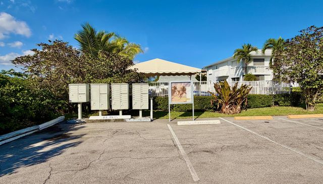 4501 S Ocean Boulevard D2, South Palm Beach, FL 33480