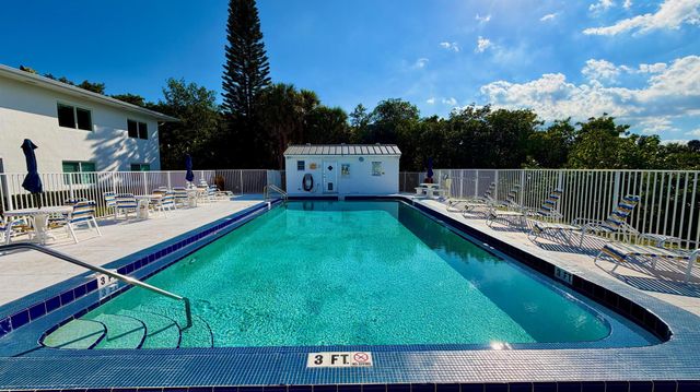 4501 S Ocean Boulevard D2, South Palm Beach, FL 33480