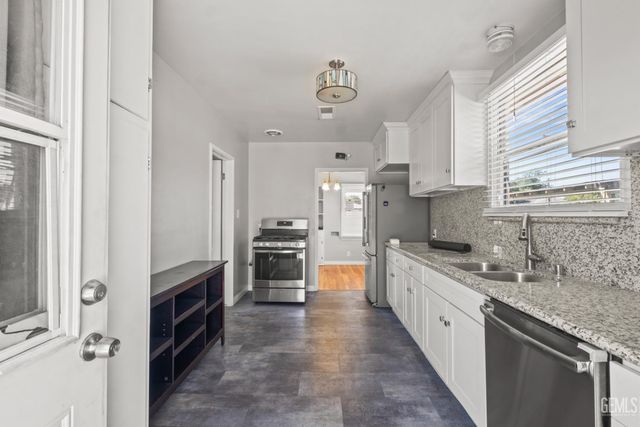 2133 Sacramento Street, Bakersfield, CA 93305