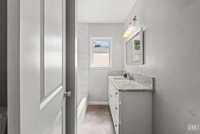 2133 Sacramento Street, Bakersfield, CA 93305