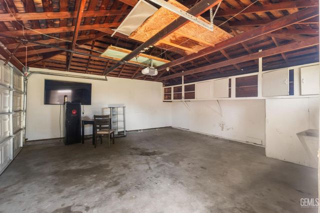 2133 Sacramento Street, Bakersfield, CA 93305