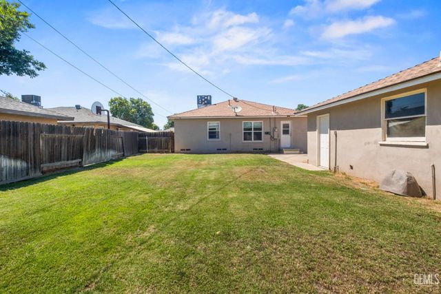 2133 Sacramento Street, Bakersfield, CA 93305