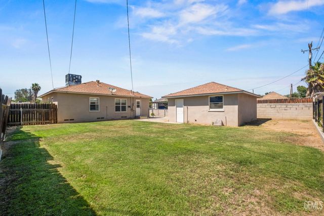 2133 Sacramento Street, Bakersfield, CA 93305