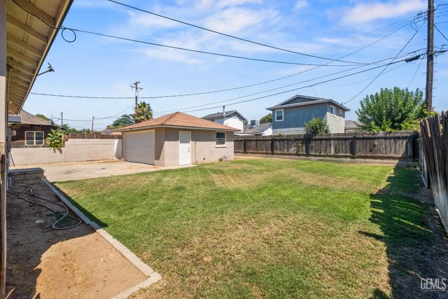 2133 Sacramento Street, Bakersfield, CA 93305