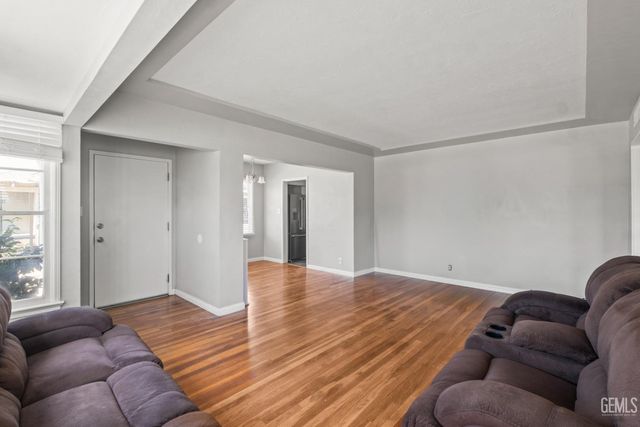 2133 Sacramento Street, Bakersfield, CA 93305