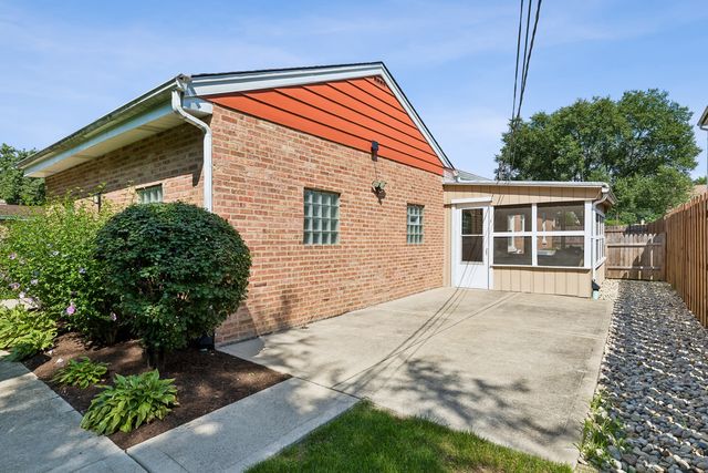 42 Washington Street, Glenview, IL 60025