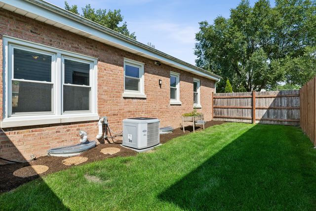 42 Washington Street, Glenview, IL 60025