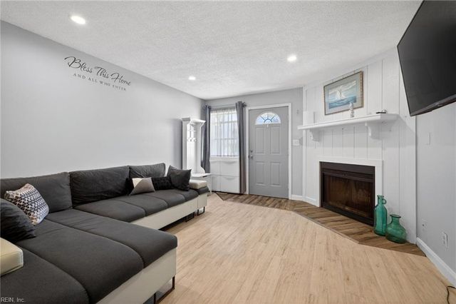 245 W Ocean View Ave Apt 102, Norfolk, VA 23503