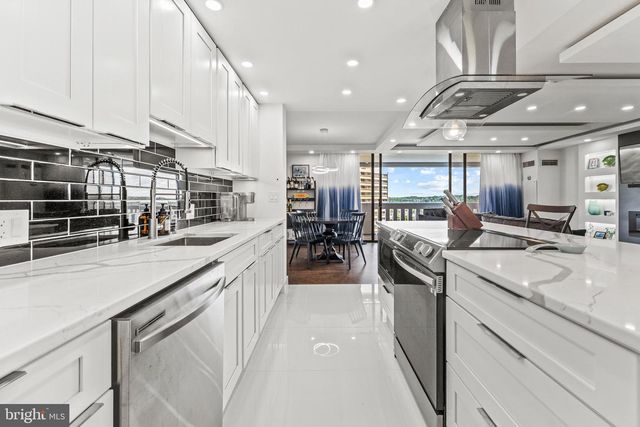 6101 EDSALL RD #1111, Alexandria, VA 22304