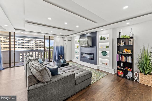 6101 EDSALL RD #1111, Alexandria, VA 22304
