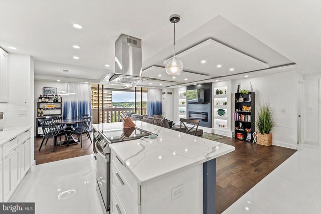 6101 EDSALL RD #1111, Alexandria, VA 22304