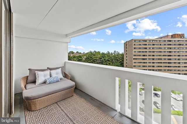 6101 EDSALL RD #1111, Alexandria, VA 22304