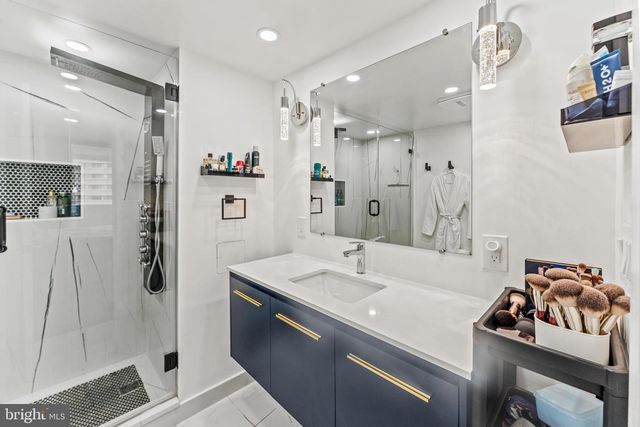 6101 EDSALL RD #1111, Alexandria, VA 22304