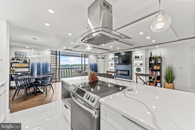 6101 EDSALL RD #1111, Alexandria, VA 22304