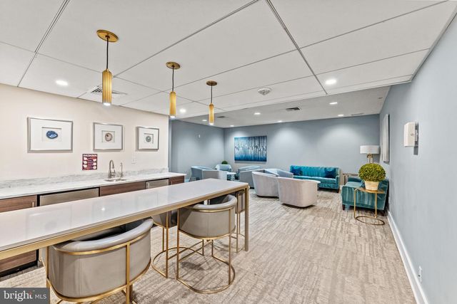 6101 EDSALL RD #1111, Alexandria, VA 22304