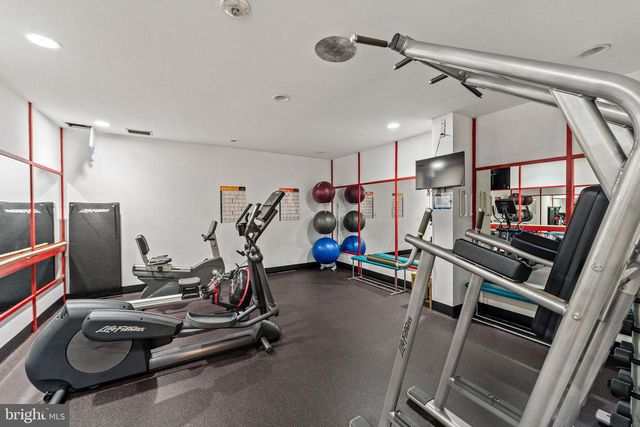 6101 EDSALL RD #1111, Alexandria, VA 22304