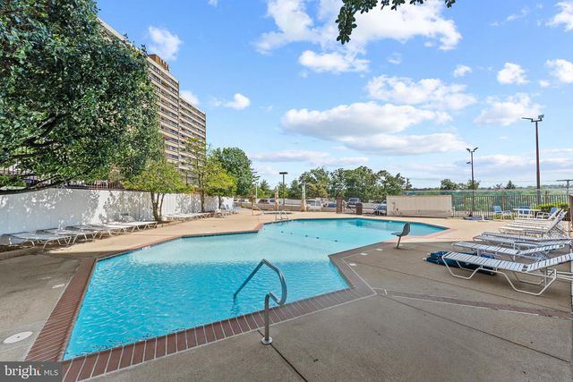 6101 EDSALL RD #1111, Alexandria, VA 22304