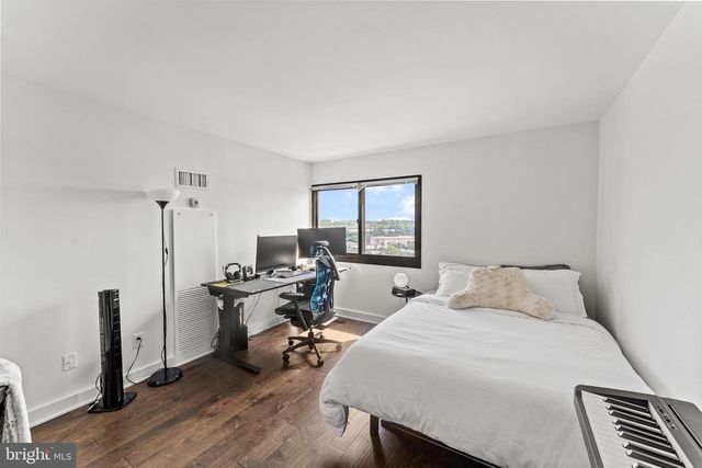 6101 EDSALL RD #1111, Alexandria, VA 22304