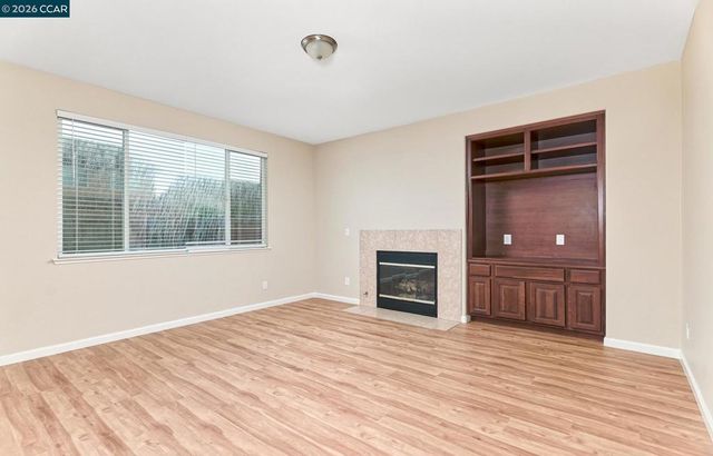 116 Travertine Ave, Lathrop, CA 95330