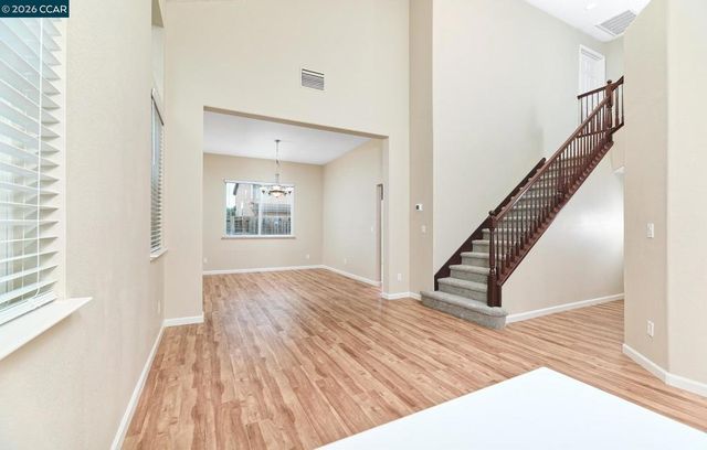 116 Travertine Ave, Lathrop, CA 95330