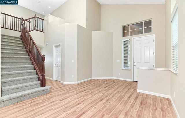116 Travertine Ave, Lathrop, CA 95330
