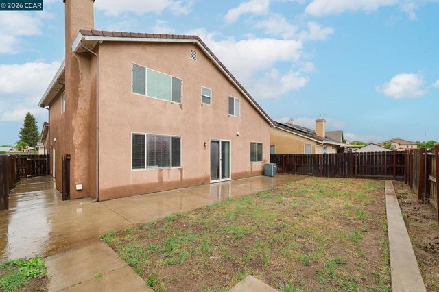 116 Travertine Ave, Lathrop, CA 95330