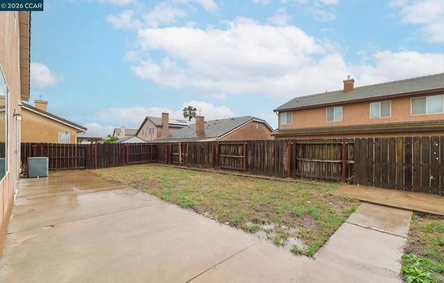 116 Travertine Ave, Lathrop, CA 95330