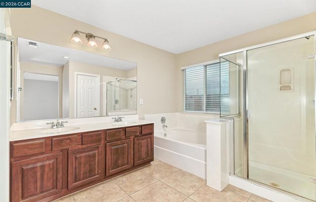 116 Travertine Ave, Lathrop, CA 95330