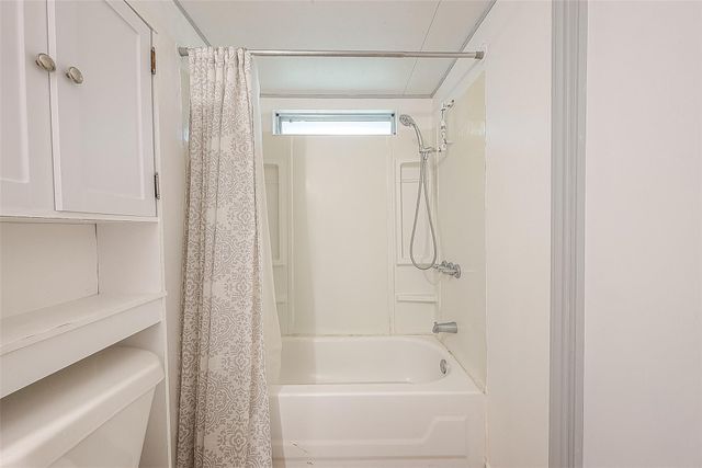 17536 White Oak Orchard, Conroe, TX 77306