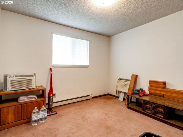 357 N 1ST St, St Helens, OR 97051