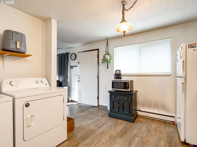 357 N 1ST St, St Helens, OR 97051