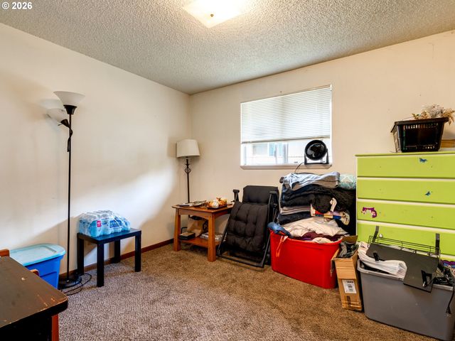 357 N 1ST St, St Helens, OR 97051