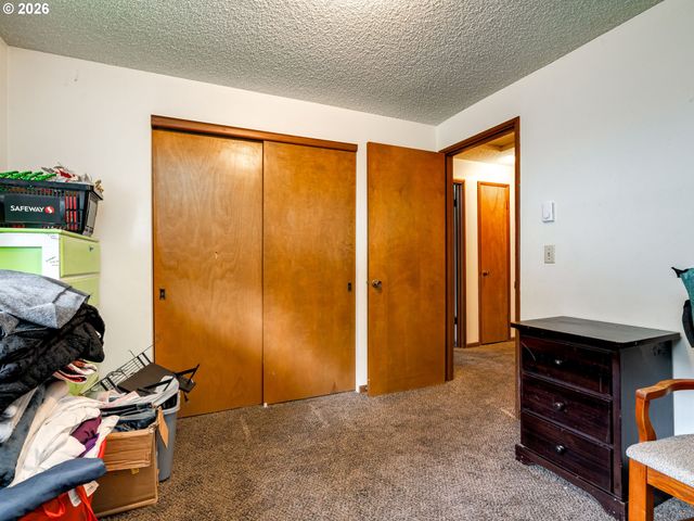 357 N 1ST St, St Helens, OR 97051