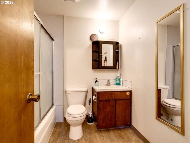 357 N 1ST St, St Helens, OR 97051