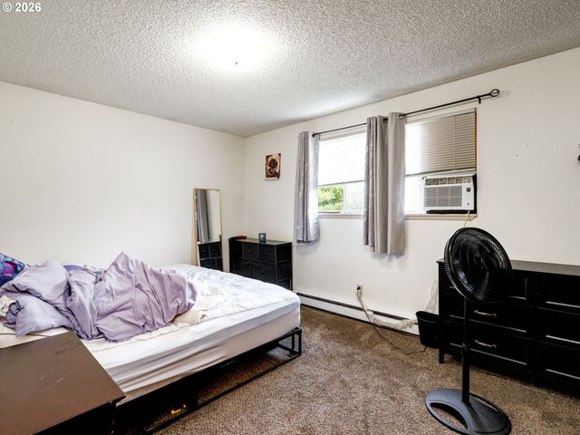 357 N 1ST St, St Helens, OR 97051
