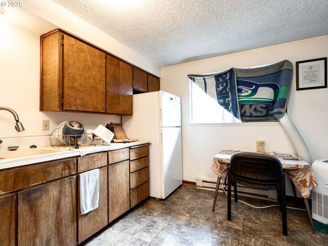 357 N 1ST St, St Helens, OR 97051