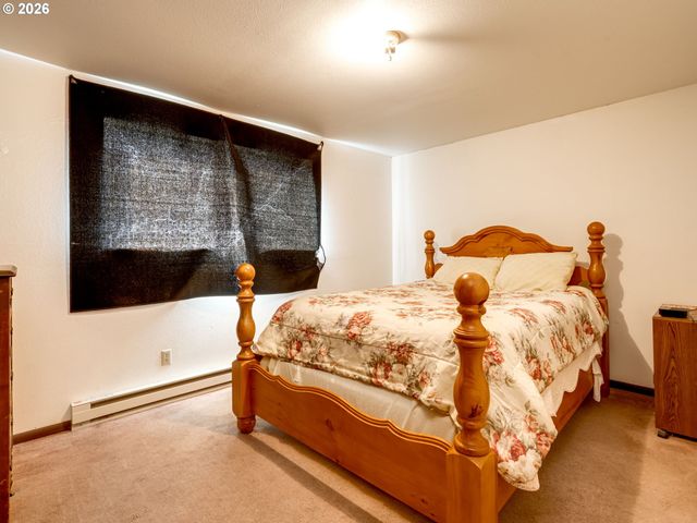 357 N 1ST St, St Helens, OR 97051