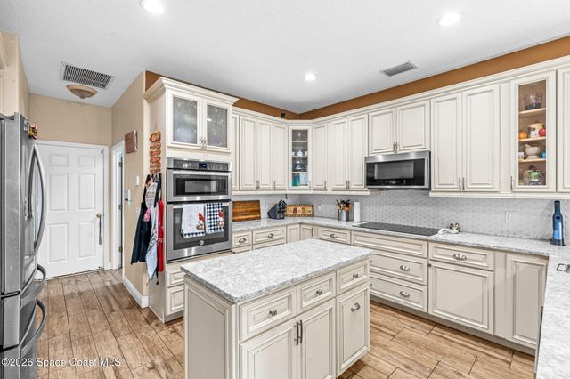 273 Wading Bird Circle SW, Palm Bay, FL 32908