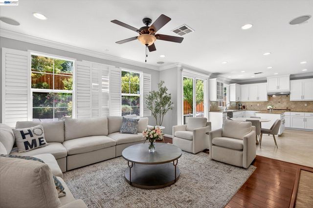 1556 Banbury Dr, San Ramon, CA 94582
