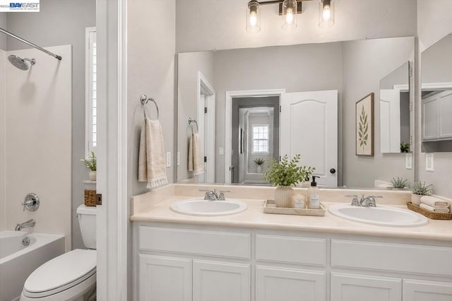 1556 Banbury Dr, San Ramon, CA 94582