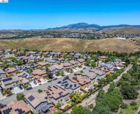 1556 Banbury Dr, San Ramon, CA 94582