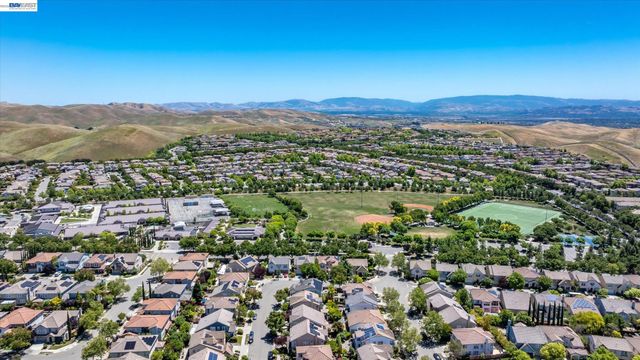 1556 Banbury Dr, San Ramon, CA 94582