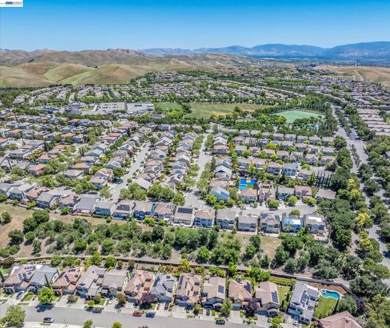 1556 Banbury Dr, San Ramon, CA 94582