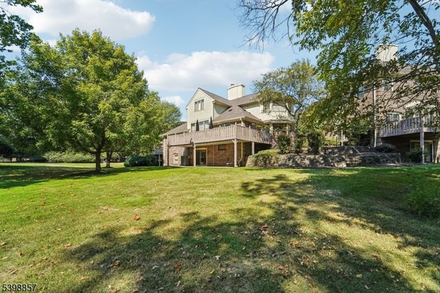 2 Casper Ct, Florham Park Boro, NJ 07932