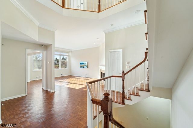 2 Casper Ct, Florham Park Boro, NJ 07932