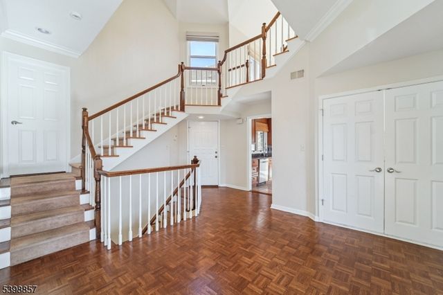 2 Casper Ct, Florham Park Boro, NJ 07932