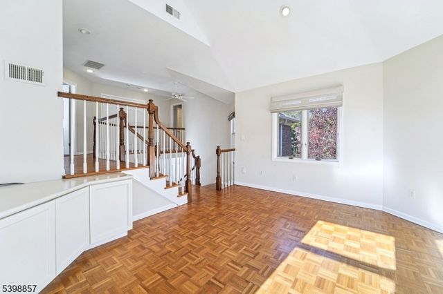 2 Casper Ct, Florham Park Boro, NJ 07932