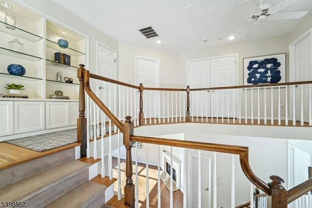 2 Casper Ct, Florham Park Boro, NJ 07932