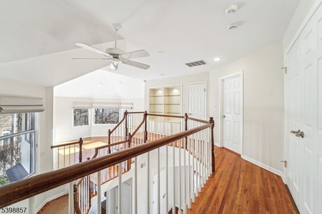 2 Casper Ct, Florham Park Boro, NJ 07932